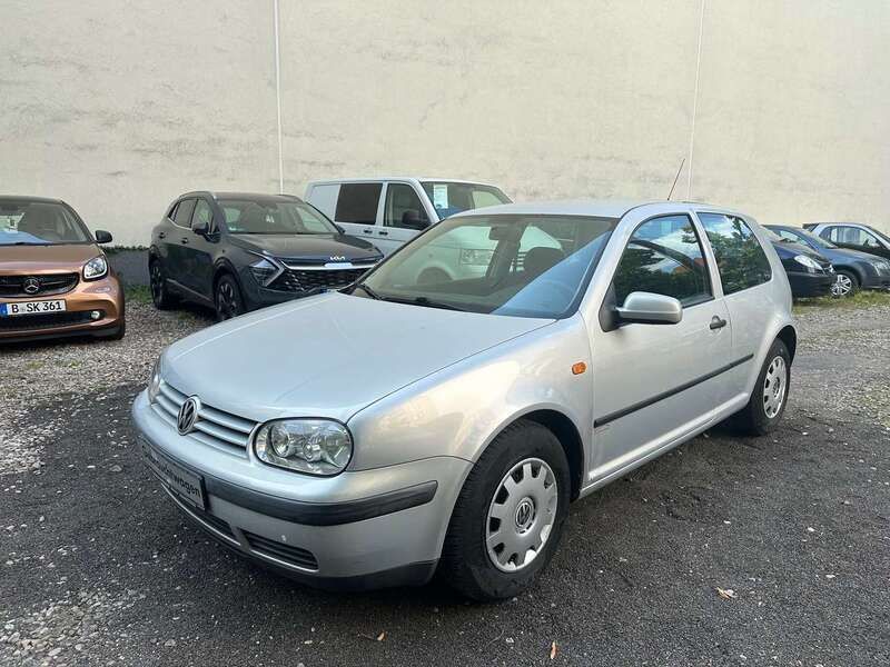 Silber Gebraucht 1998 VW Golf IV Trendline Limousine | 1.650 € (Guter Preis) - Bild 1/4
