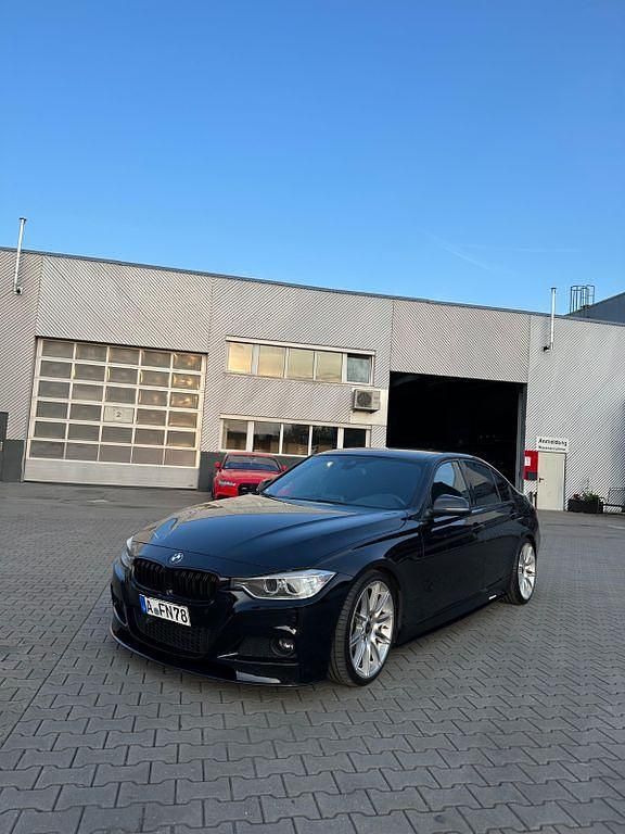 Schwarz Gebraucht 2013 BMW 318 M Performance Limousine | 7.200 € (Guter Preis) - Bild 1/4