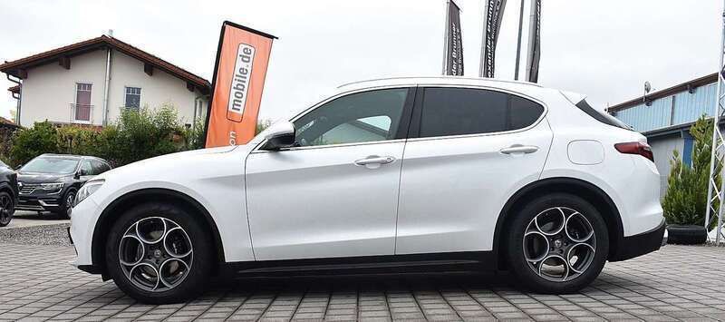 Colore esterno (bianco trofeo, Gebraucht 2018 Alfa Romeo Stelvio Super SUV | 24.999 € (Teuer) - Bild 1/4