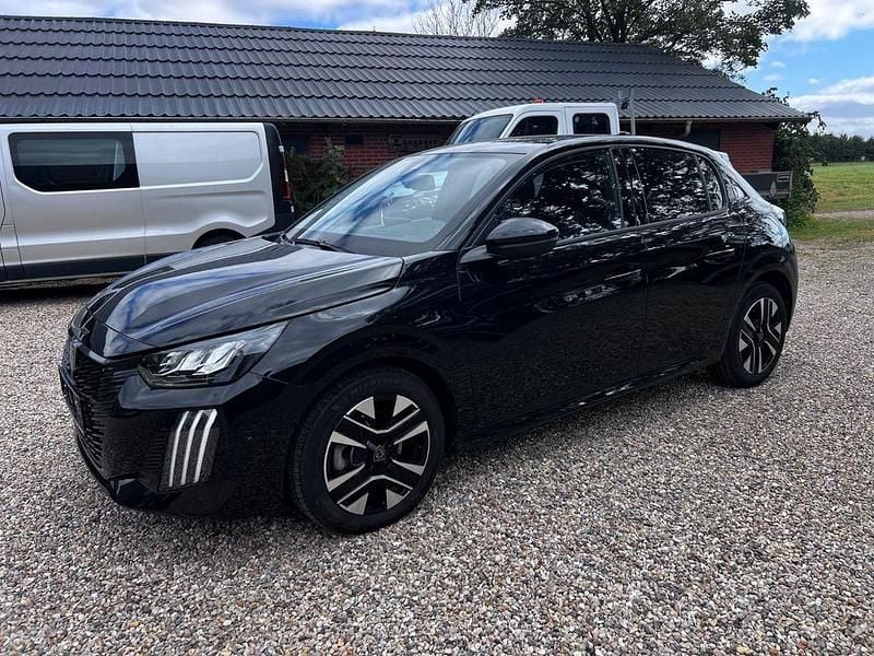 Schwarz Gebraucht 2024 Peugeot 208 Allure Kleinwagen | 15.500 € (Guter Preis) - Bild 1/4