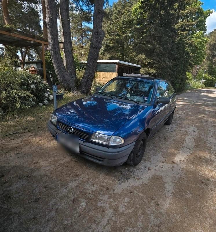 Blau Gebraucht 1997 Opel Astra Kleinwagen | 1.100 € (Fairer Preis) - Bild 1/4