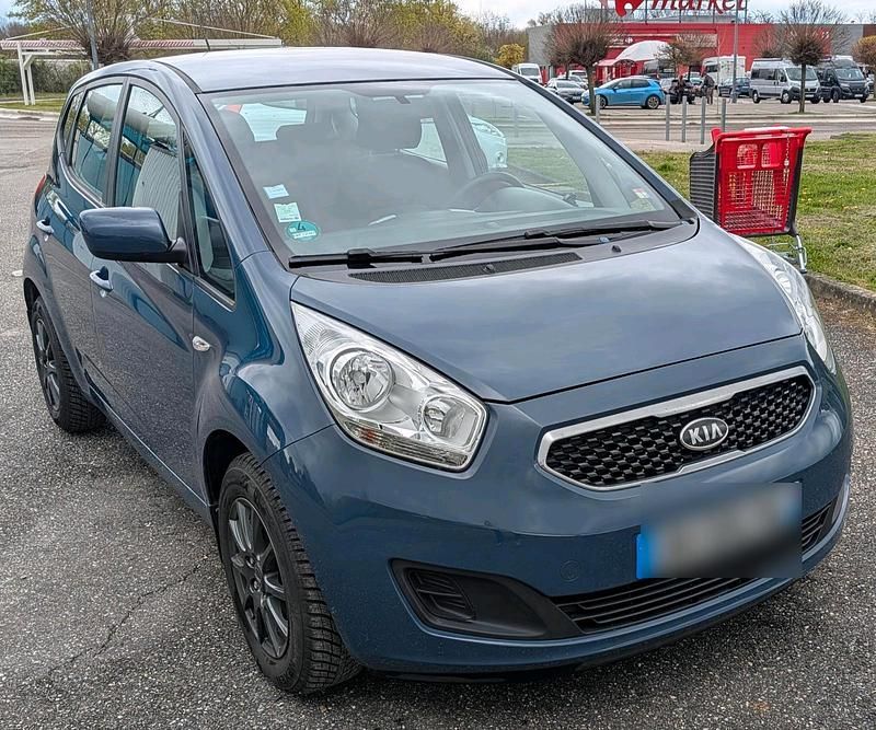 Gebraucht Kia Venga 90 PS (66 kW) 2012 Blau Kleinwagen