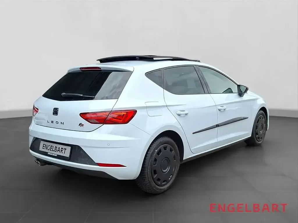 Używany Seat Leon FR 150 KM (110 kW) 2020 Szary Sedan/Limuzyna