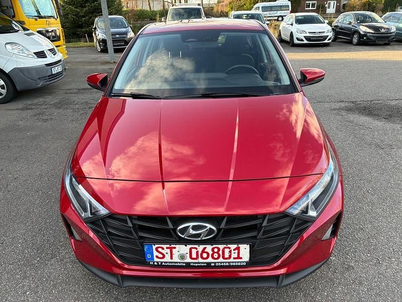 Gebraucht Hyundai i20 Select 101 PS (74 kW) 2021 Rot Kleinwagen