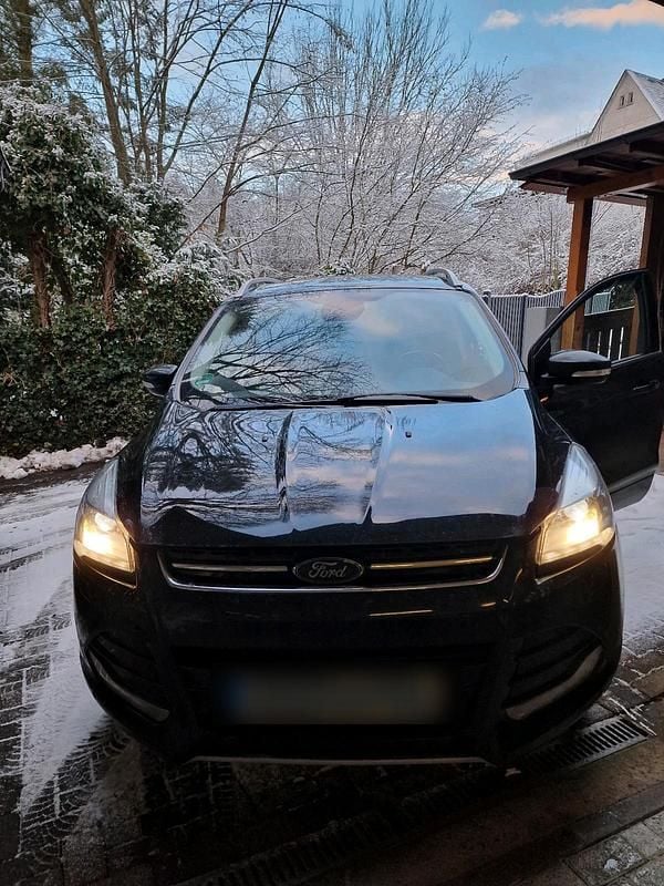 Schwarz Gebraucht 2016 Ford Kuga Titanium SUV | 12.000 € (Guter Preis) - Bild 1/4