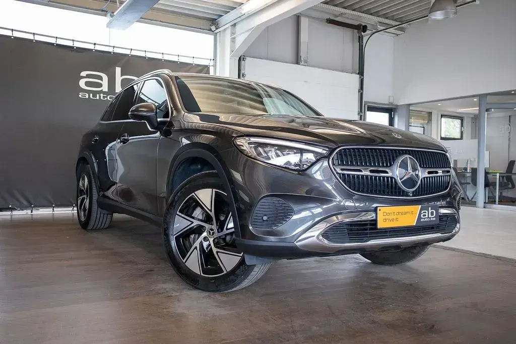 Gebraucht Mercedes GLC300e 313 PS (230 kW) 2023 Grau SUV