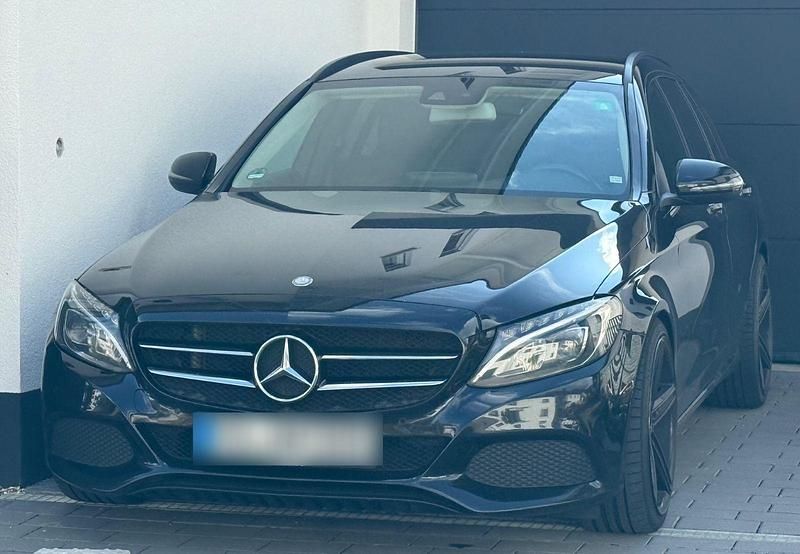 Schwarz Gebraucht 2015 Mercedes C220 Kombi | 12.399 € (Guter Preis) - Bild 1/4