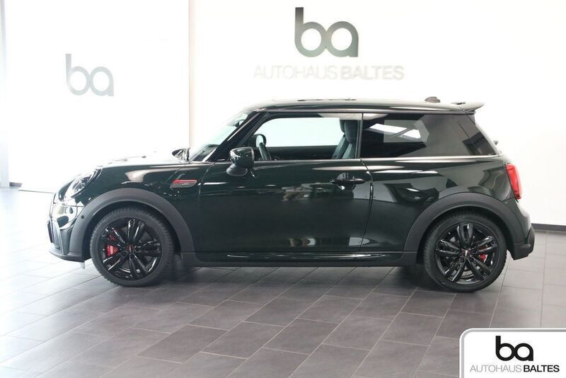 Second-hand Mini John Cooper Works 231 CP (169 kW) 2023 Verde Hatchback