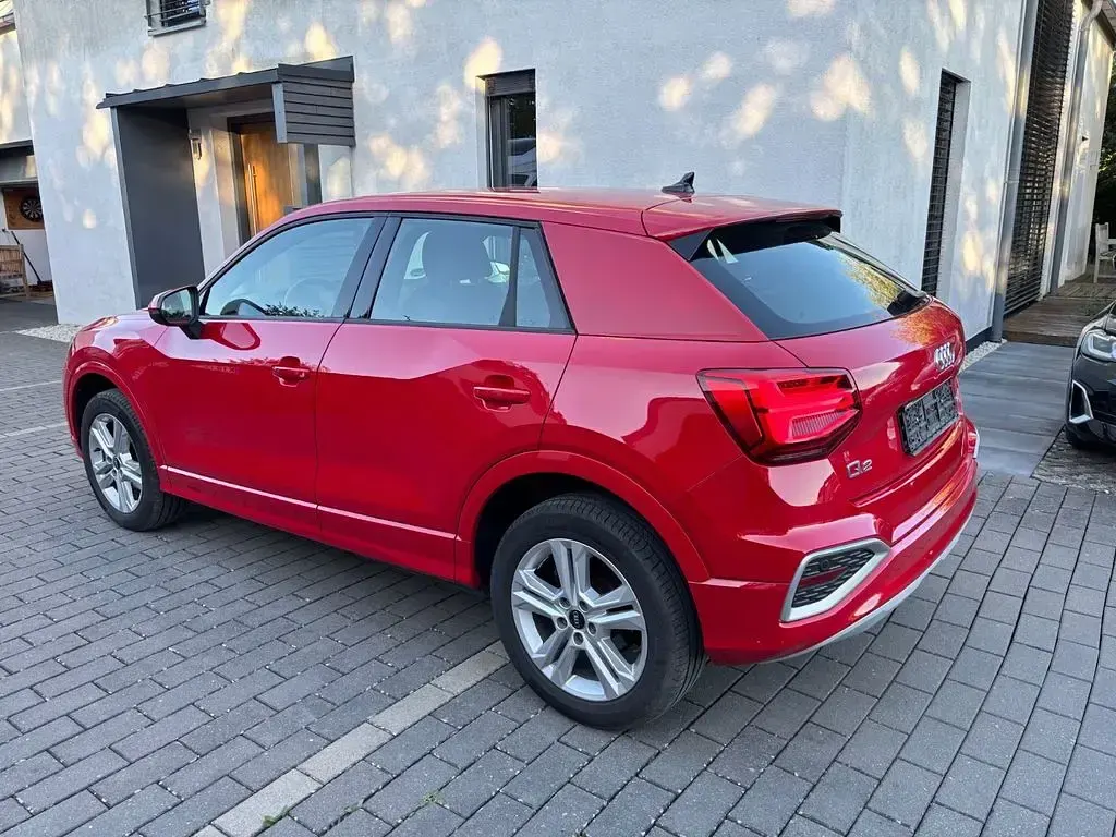 Gebraucht Audi Q2 Advanced 150 PS (110 kW) 2022 Rot SUV