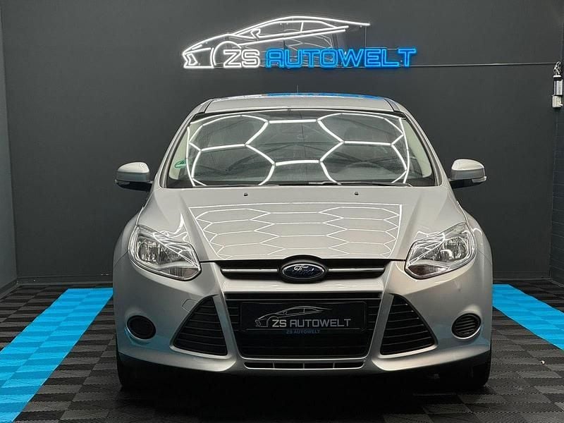 Gebraucht Ford Focus Ambiente 101 PS (74 kW) 2014 Silber Kombi