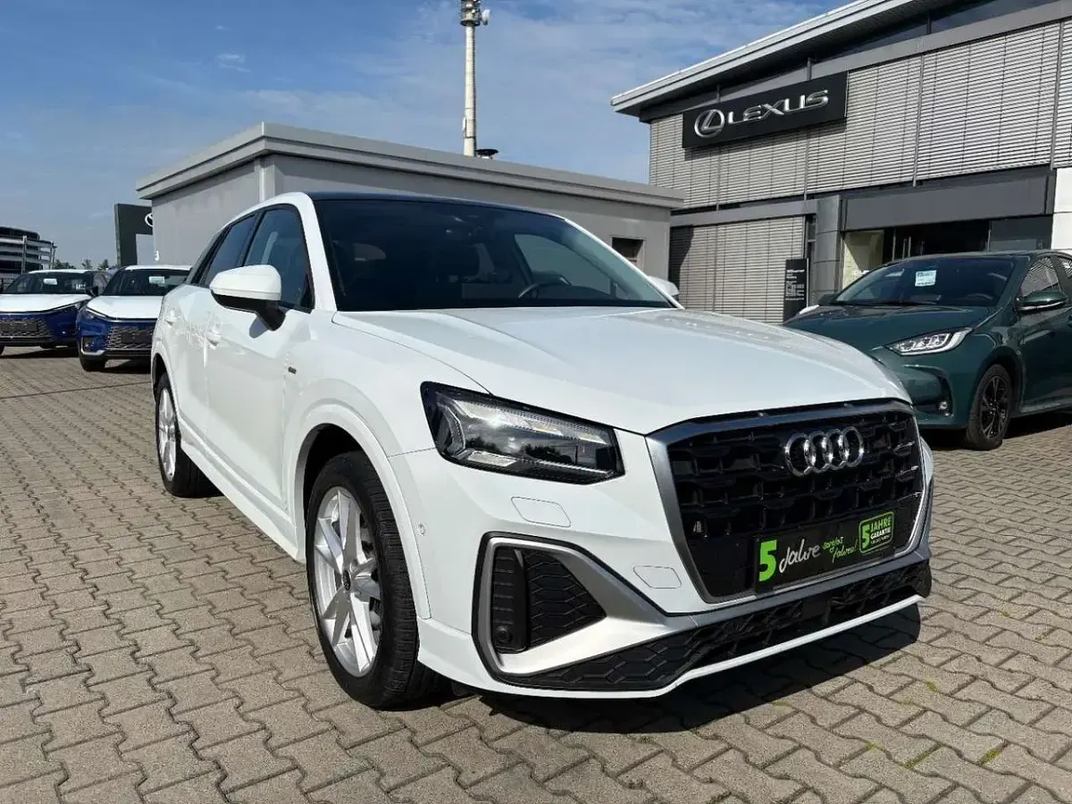 Gebraucht Audi Q2 S-Line 150 PS (110 kW) 2024 Gletscherweiß metallic SUV