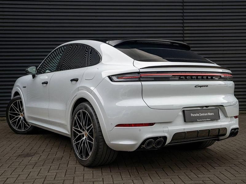 Gebraucht Porsche Cayenne 470 PS (345 kW) 2024 Carraraweißmetallic SUV