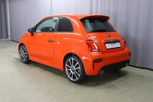 Gebraucht Abarth 595 Turismo 165 PS (121 kW) 2023 Racing orange Kleinwagen