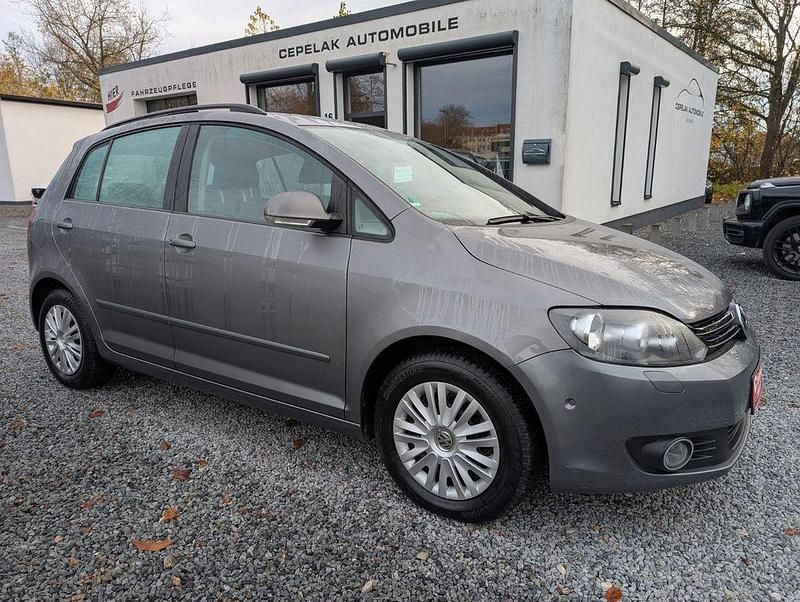 Grau Gebraucht 2010 VW Golf Plus Cross Comfortline Van / Kleinbus | 7.990 € (Etwas zu teuer) - Bild 1/4