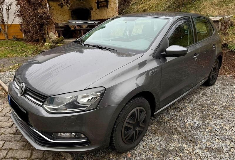 Grau Gebraucht 2015 VW Polo Highline Kleinwagen | 4.700 € (Superpreis) - Bild 1/4