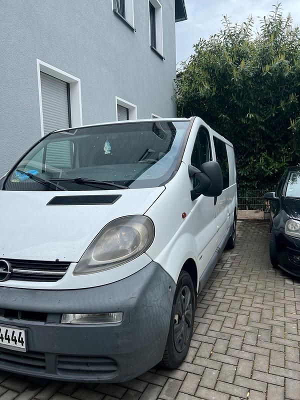 Gebraucht Opel Vivaro 115 PS (84 kW) 2004 Weiß Van / Kleinbus