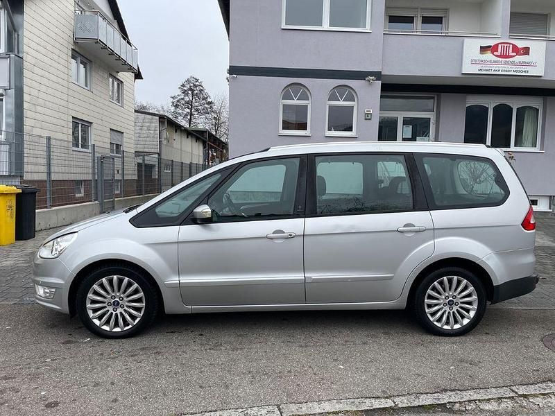 Gebraucht Ford Galaxy Champions Edition 140 PS (102 kW) 2012 Silber Van / Kleinbus