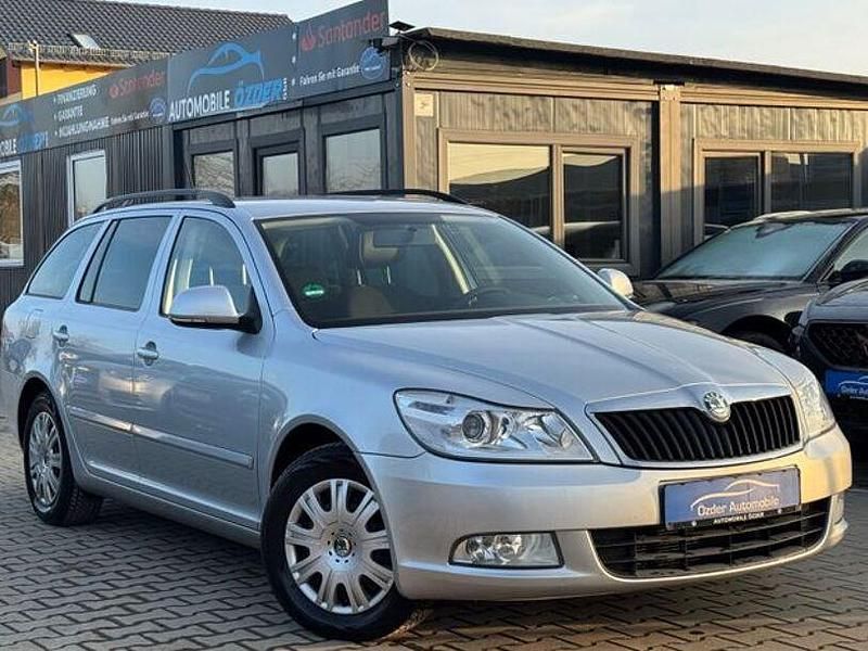 Silber Gebraucht 2012 Skoda Octavia Family Limousine | 4.690 € (Teuer) - Bild 1/4