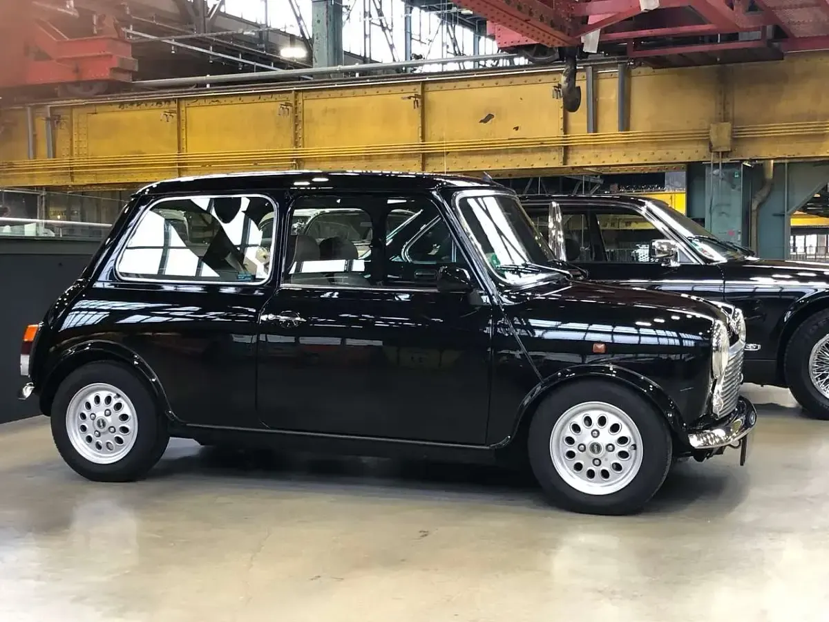 Używany Mini Cooper Seven 63 KM (46 kW) 2000 Czarny Hatchback