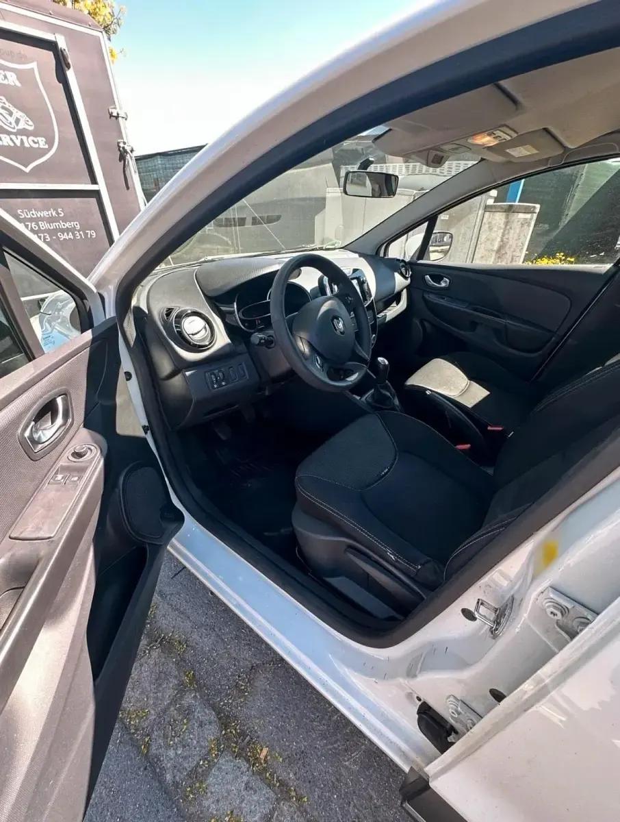 Gebraucht Renault Clio 73 PS (53 kW) 2015 Weiß Kleinwagen