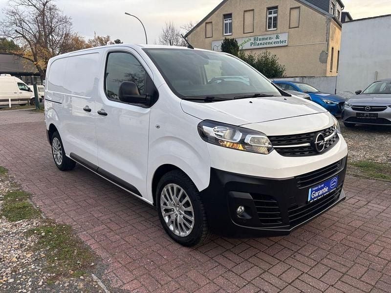 Weiß Gebraucht 2020 Opel Vivaro Edition Van | 15.800 € (Guter Preis) - Bild 1/4