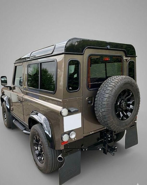 Gebraucht Land Rover Defender 122 PS (89 kW) 2011 Braun Kombi