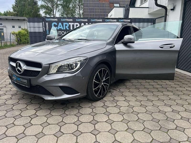 Mountaingrau met. Gebraucht 2014 Mercedes CLA220 Limousine | 16.000 € (Fairer Preis) - Bild 1/3