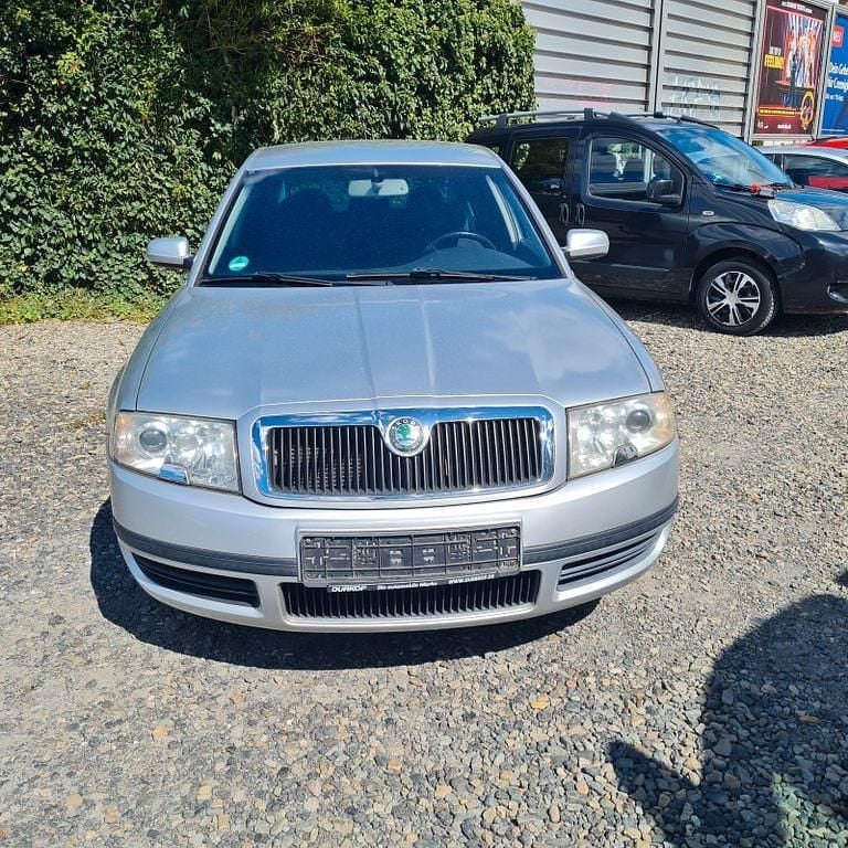 Silber Gebraucht 2005 Skoda Superb Comfort Limousine | 2.199 € (Superpreis) - Bild 1/4
