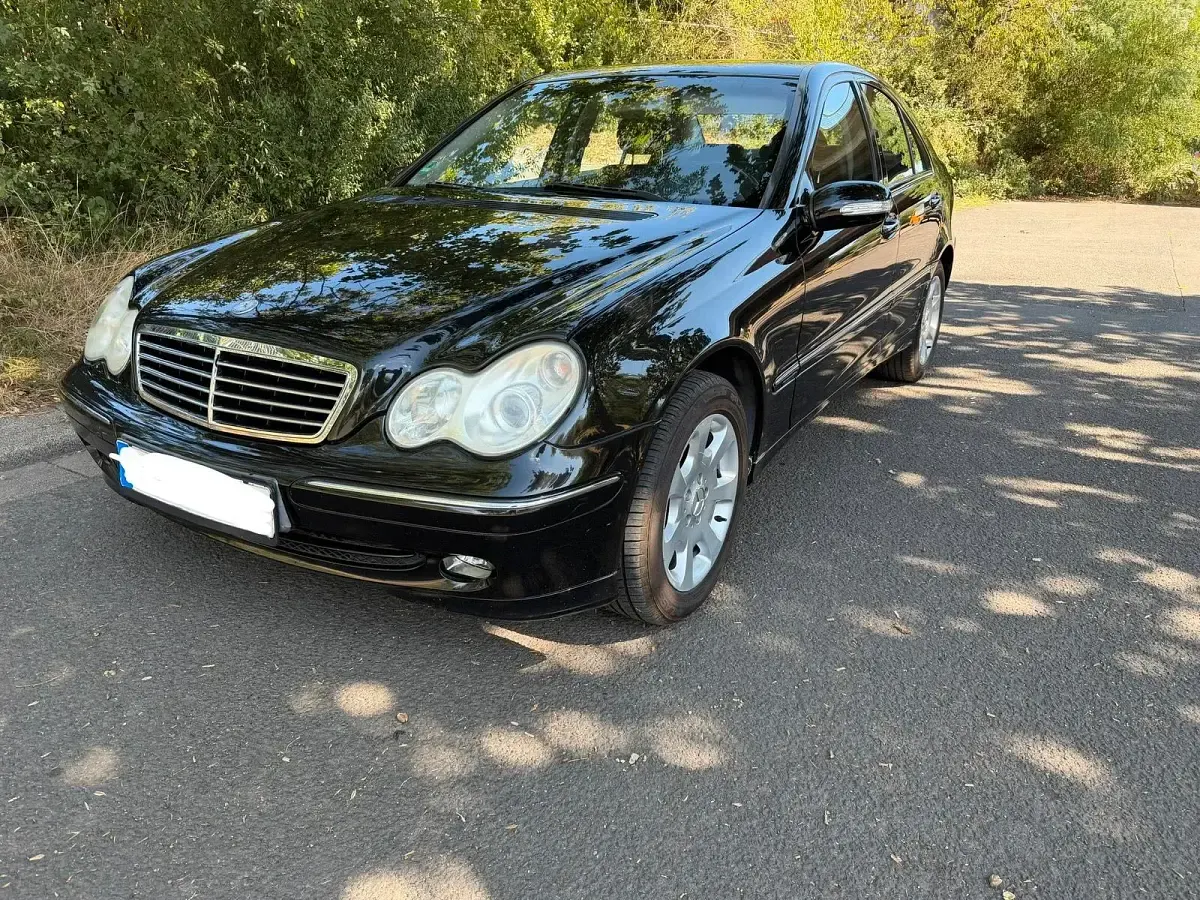 Gebraucht Mercedes C180 Elegance 143 PS (105 kW) 2004 Schwarz Limousine