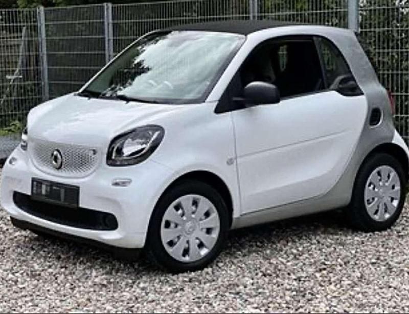 Weiß Gebraucht 2019 Smart ForTwo Coupé Coupé | 15.000 € (Teuer) - Bild 1/1