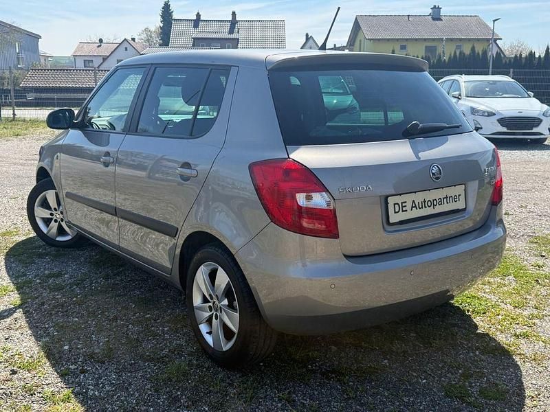 Gebraucht Skoda Fabia Fresh 105 PS (77 kW) 2013 Beige Limousine