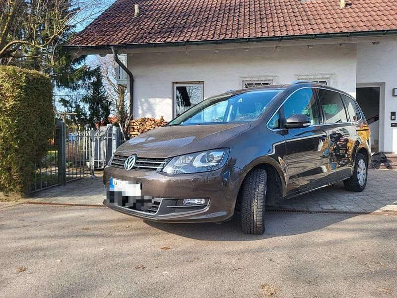 Gebraucht VW Sharan Cup 175 PS (128 kW) 2015 Braun Van / Kleinbus