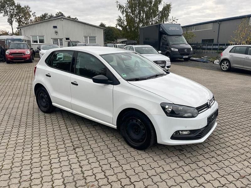 Second-hand VW Polo 75 CP (55 kW) 2015 Alb Berlinǎ