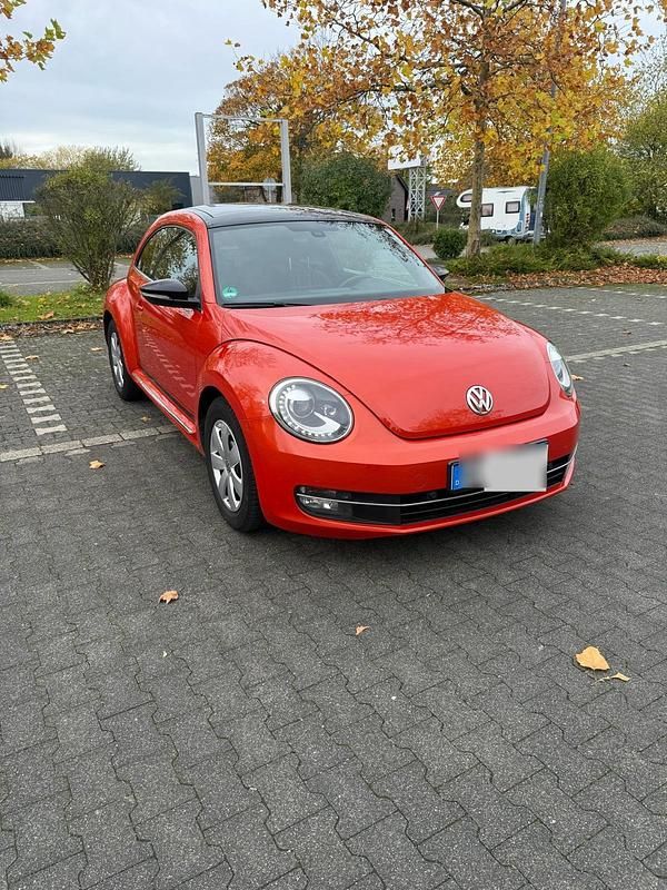 Orange Gebraucht 2016 VW Beetle CLUB Kleinwagen | 10.950 € (Etwas zu teuer) - Bild 1/4