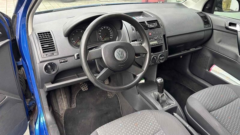 Gebraucht VW Polo 60 PS (44 kW) 2003 Blau Kleinwagen