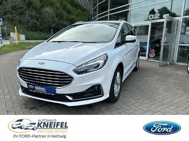 Weiss Gebraucht 2023 Ford S-MAX Titanium Van / Kleinbus | 35.450 € (Fairer Preis) - Bild 1/4