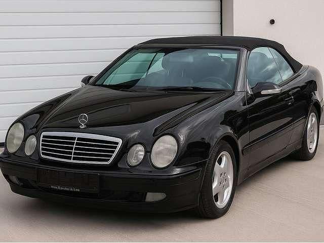 Schwarz (metallic) Gebraucht 2000 Mercedes CLK200 Avantgarde Cabrio | 4.200 € (Fairer Preis) - Bild 1/4