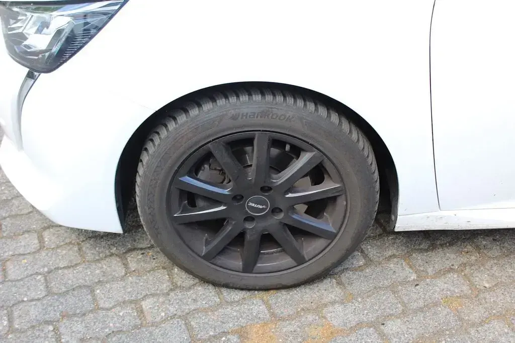 Gebraucht Peugeot 208 Allure 102 PS (75 kW) 2023 Lack weiss banquise/typ aussenverkleidung spiegel flach standard Kleinwagen