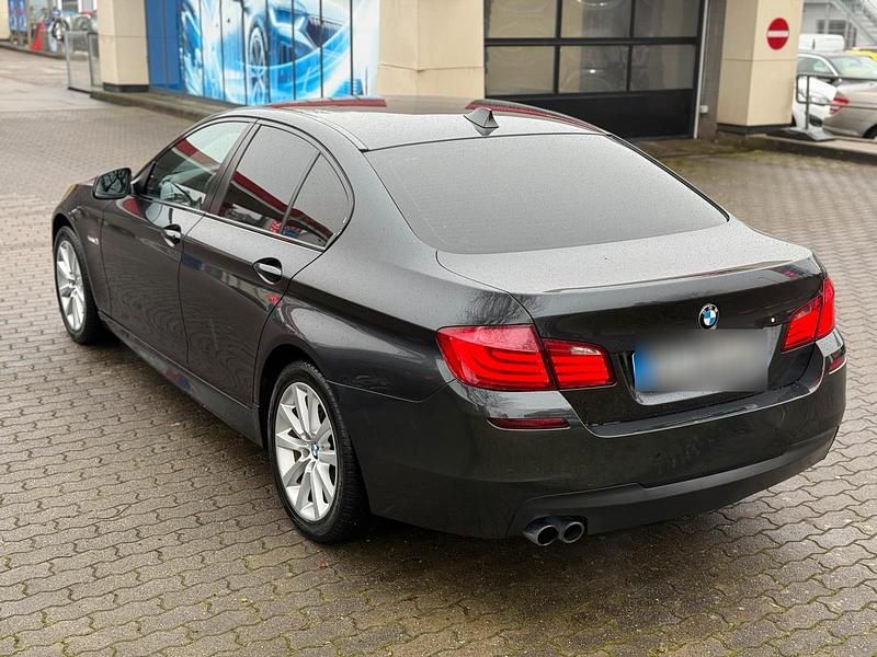 Gebraucht BMW 525 M Sport 204 PS (150 kW) 2011 Grau Limousine