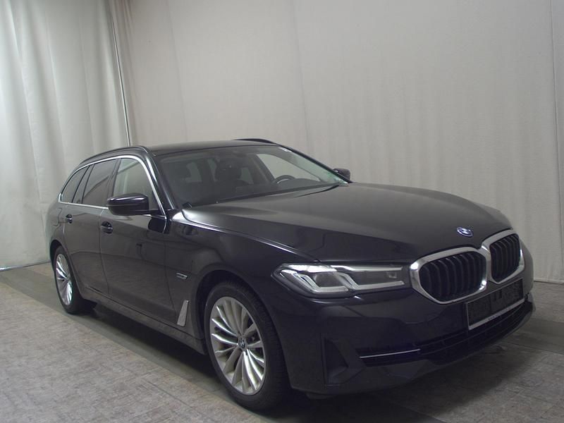 Gebraucht BMW 530e Sport Line 292 PS (214 kW) 2021 Schwarz Kombi