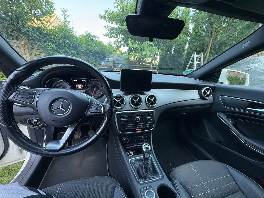 Gebraucht Mercedes CLA180 122 PS (89 kW) 2015 Weiß Coupé