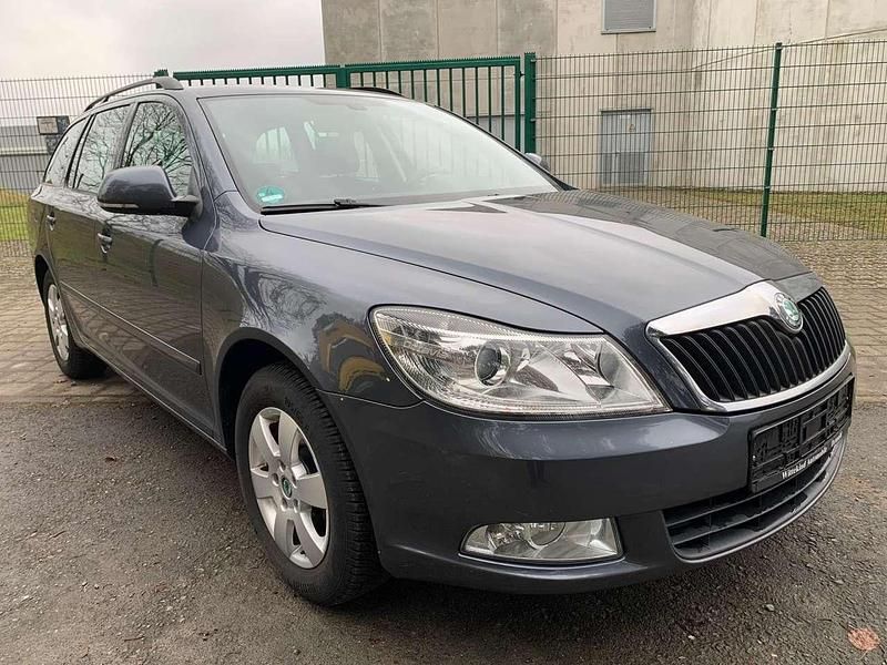 Gebraucht Skoda Octavia Impuls Edition 105 PS (77 kW) 2011 Kombi