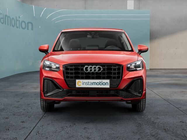 Gebraucht Audi Q2 Ambiente 150 PS (110 kW) 2024 Rot SUV