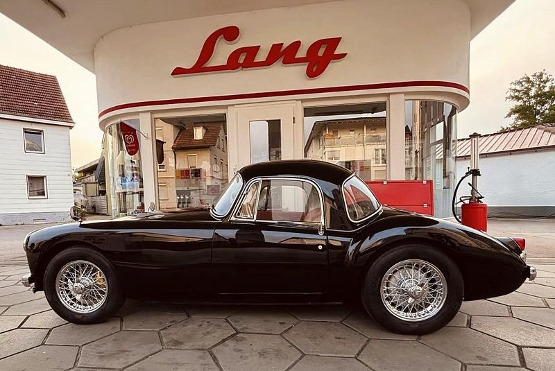Schwarz Gebraucht 1957 MG MGA Coupé | 29.693 € - Bild 1/4