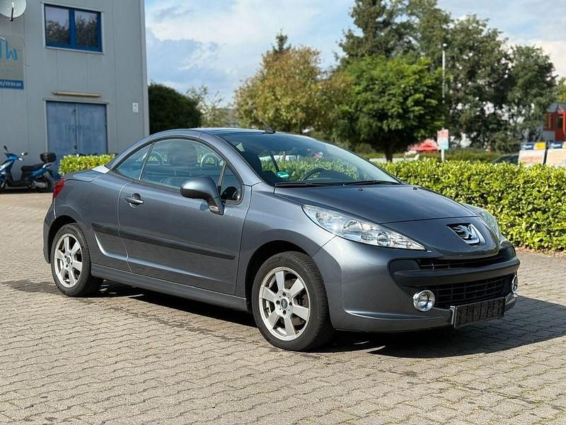 Grau Gebraucht 2009 Peugeot 207 CC Filou Cabrio | 3.990 € (Fairer Preis) - Bild 1/2