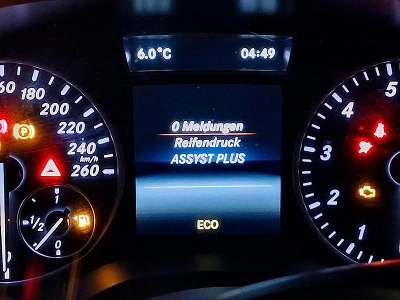 Gebraucht Mercedes A180 120 PS (88 kW) 2014 Schwarz Kleinwagen