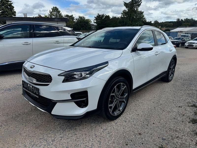 Deluxe white Gebraucht 2020 Kia XCeed 2 SUV | 18.900 € (Guter Preis) - Bild 1/4