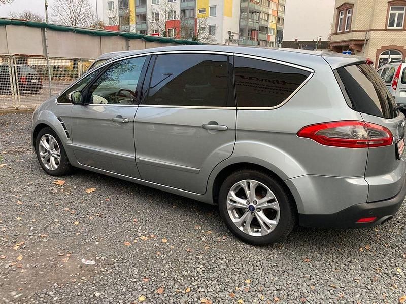 Używany Ford S-MAX Titanium 200 KM (147 kW) 2014 Srebrny Minivan