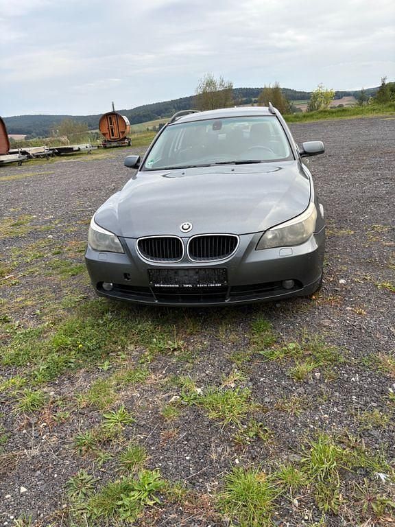 Grau Gebraucht 2005 BMW 525 Kombi | 1.550 € (Superpreis) - Bild 1/4