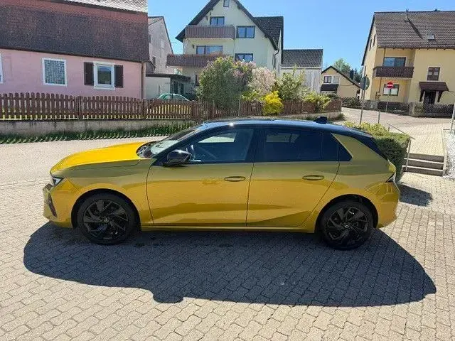 Gebraucht Opel Astra GS Line 131 PS (96 kW) 2023 Gelb Kleinwagen